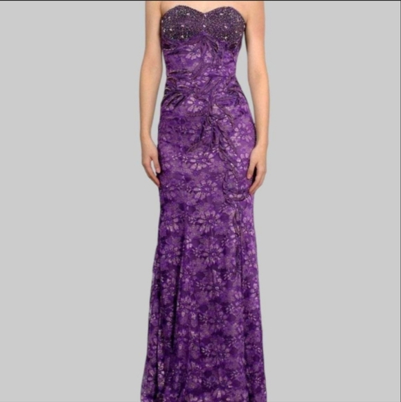 Purple Strapless Gown with Sweetheart Neckline for Prom Season - Picture 1 of 1